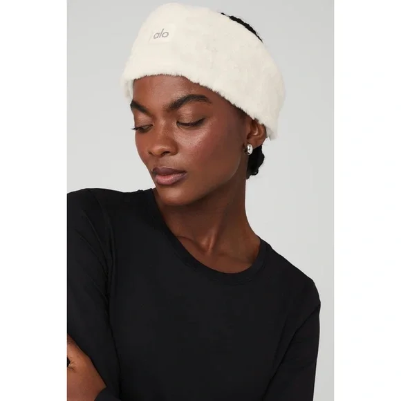 Alo Yoga Faux Fur Ear Warmers Ivory - Picture 6 of 7